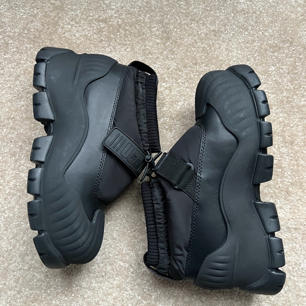 UGG Adiroam Anckle Black Boots Size 8 - Picture 3 of 9